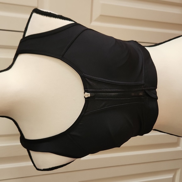 Arabella Other - Arabella,  NWOT,  Women's Athletic bra, black with zipper. Size Large